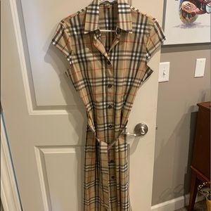 Cute Burberry cap sleeve dress.   Never worn.    Perfect shape.    Size 8